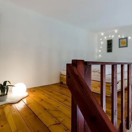 Peppers - Downtown Apartment