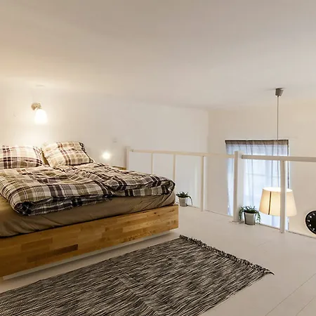 Peppers - Downtown Apartment